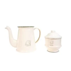 Nordisk Madam Blå Coffee Pot 1,5 L (2022) -Outnorth Butikk nordisk madam bla coffee pot 1 5l cream 3